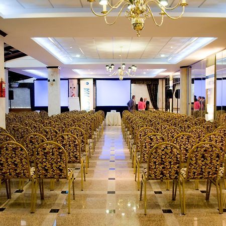 Готель Ramada By Wyndham Buenos Aires Вісенте-Лопес Бізнес фото