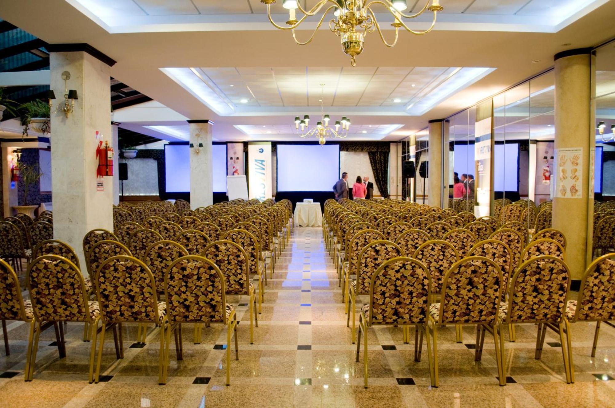 Готель Ramada By Wyndham Buenos Aires Вісенте-Лопес Бізнес фото