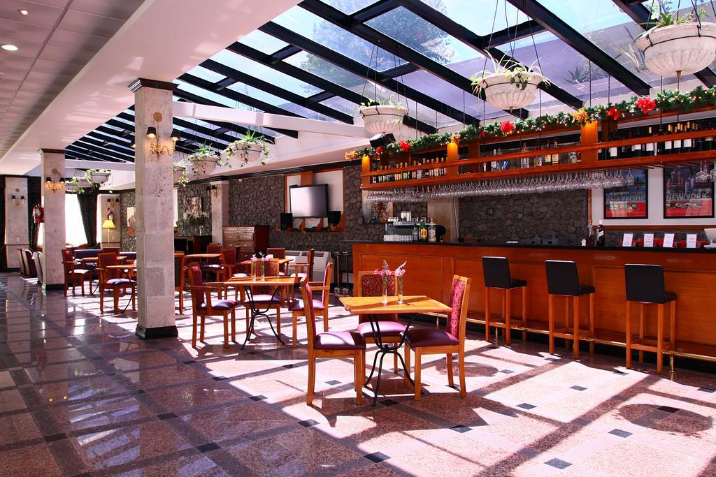 Готель Ramada By Wyndham Buenos Aires Вісенте-Лопес Ресторан фото