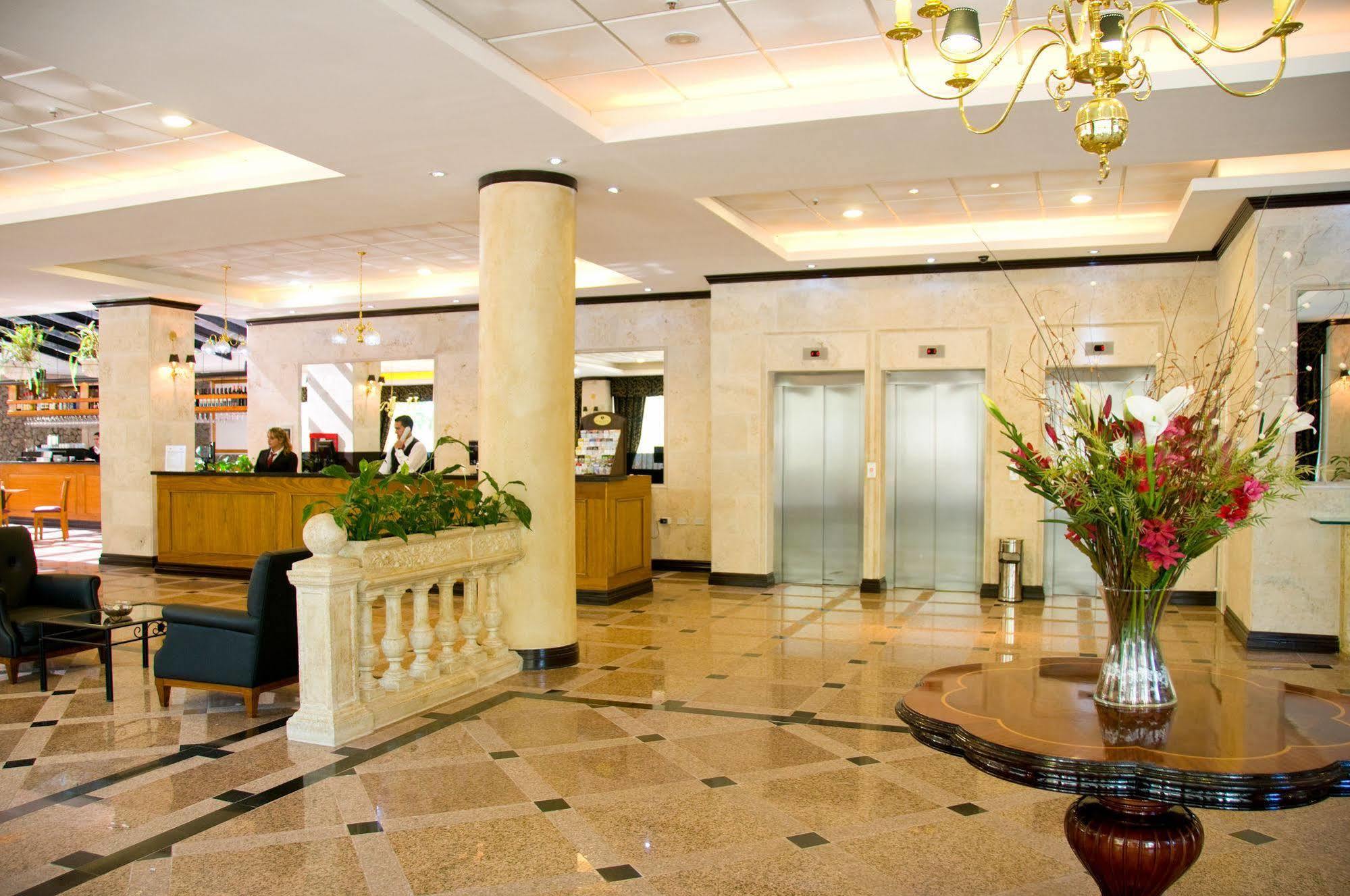 Готель Ramada By Wyndham Buenos Aires Вісенте-Лопес Екстер'єр фото