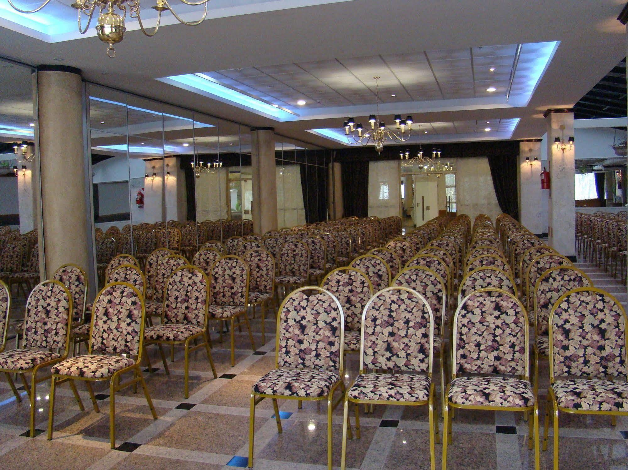 Готель Ramada By Wyndham Buenos Aires Вісенте-Лопес Екстер'єр фото