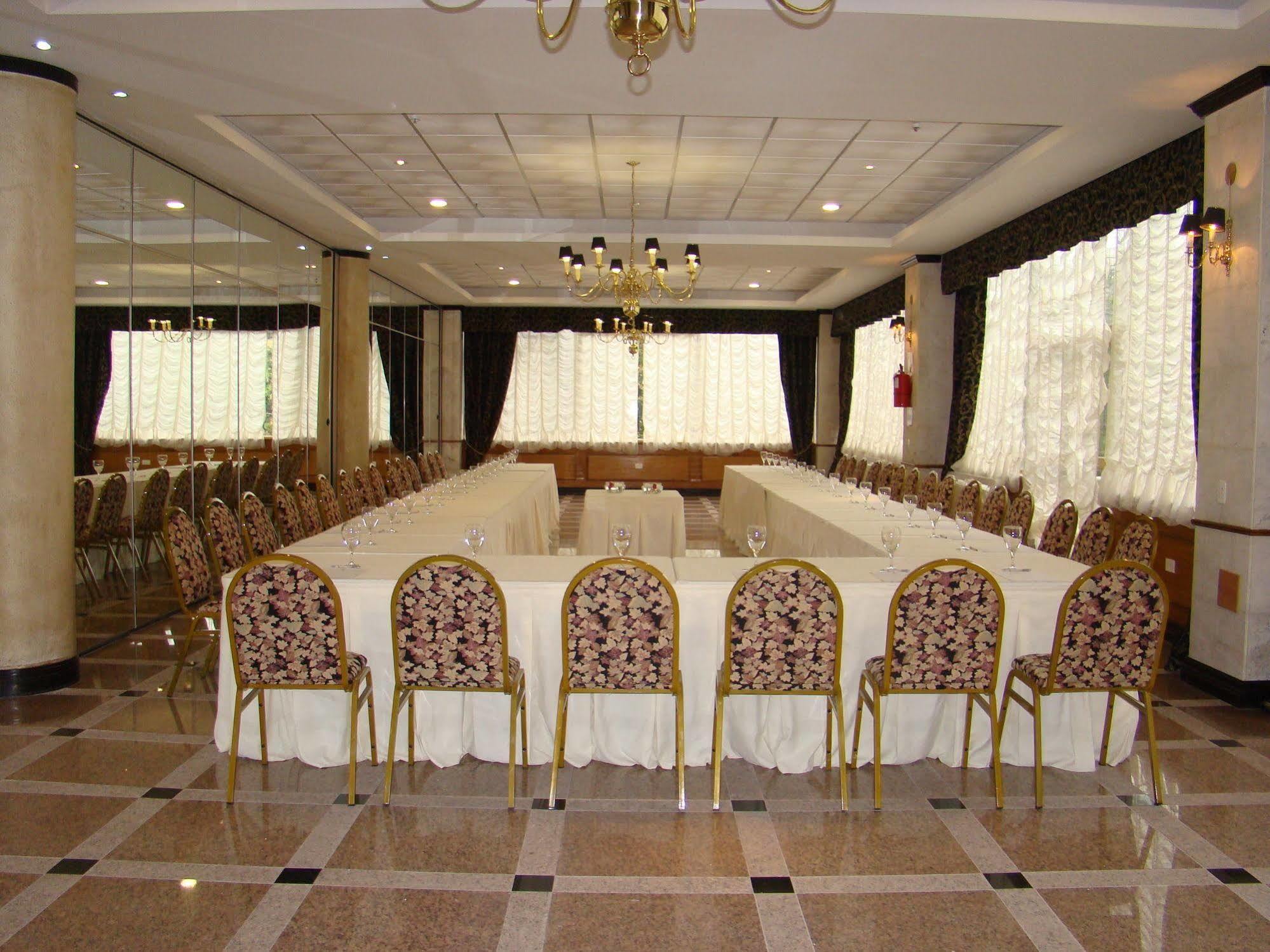 Готель Ramada By Wyndham Buenos Aires Вісенте-Лопес Екстер'єр фото