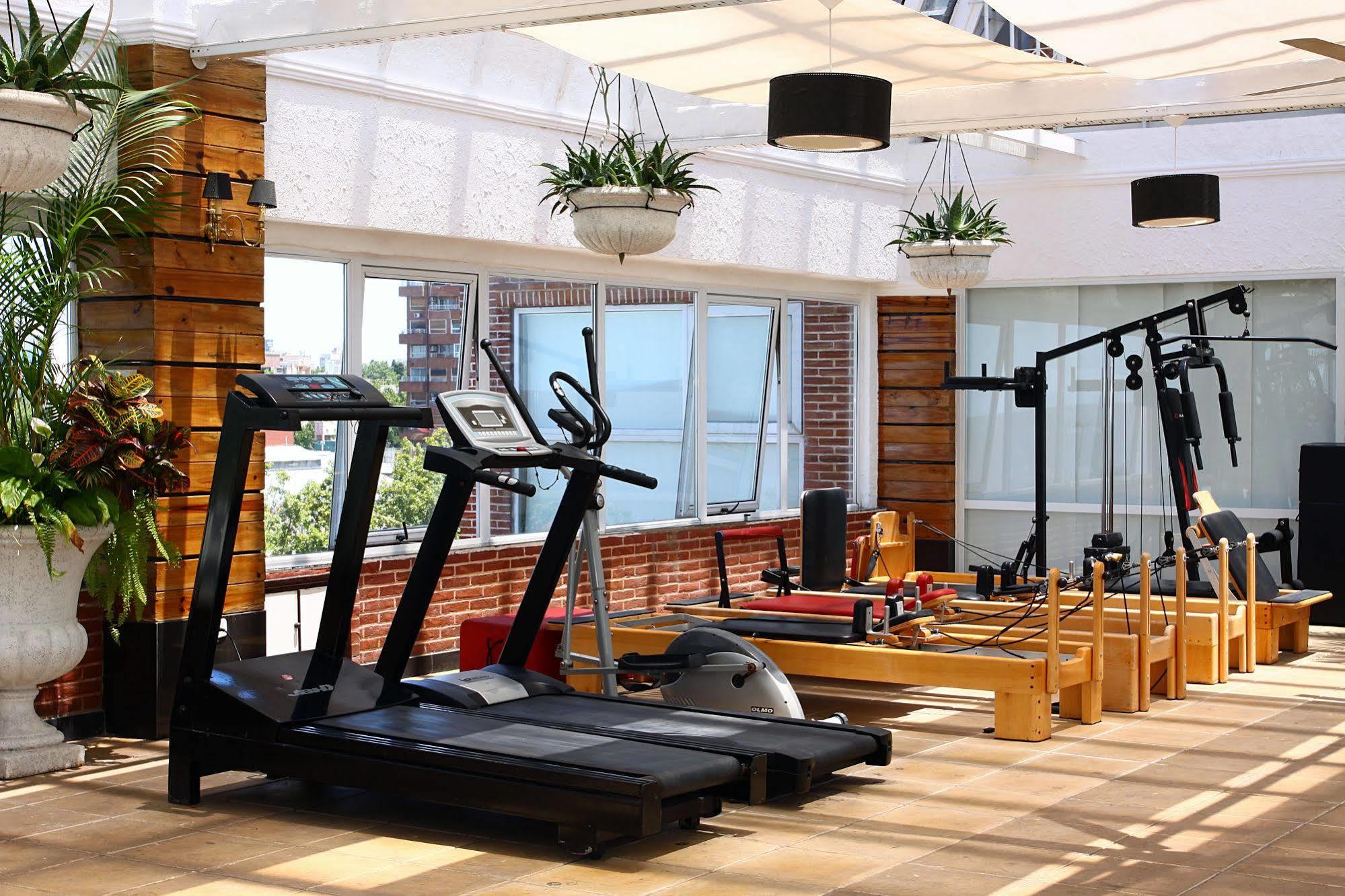 Готель Ramada By Wyndham Buenos Aires Вісенте-Лопес Екстер'єр фото