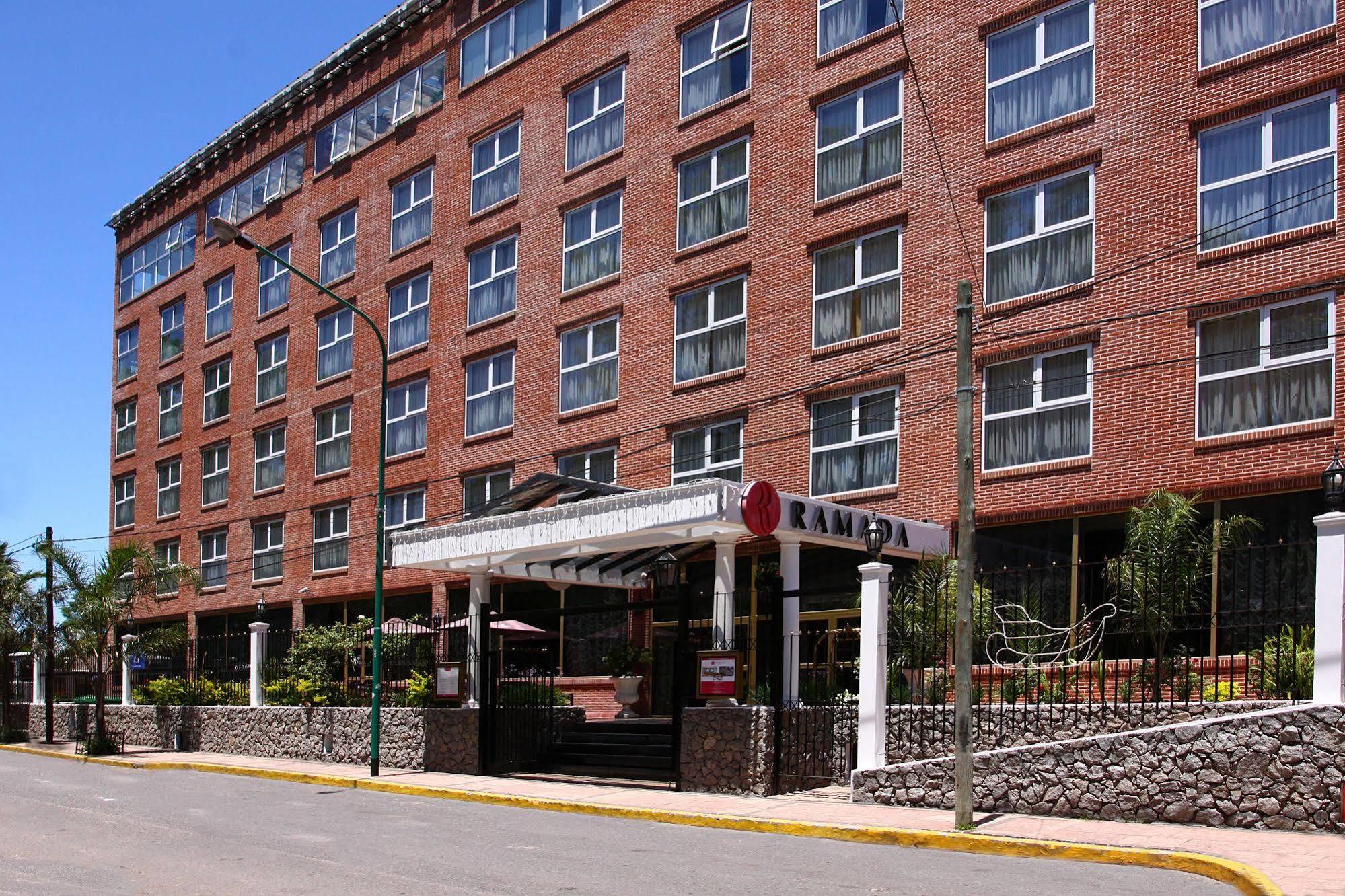 Готель Ramada By Wyndham Buenos Aires Вісенте-Лопес Екстер'єр фото