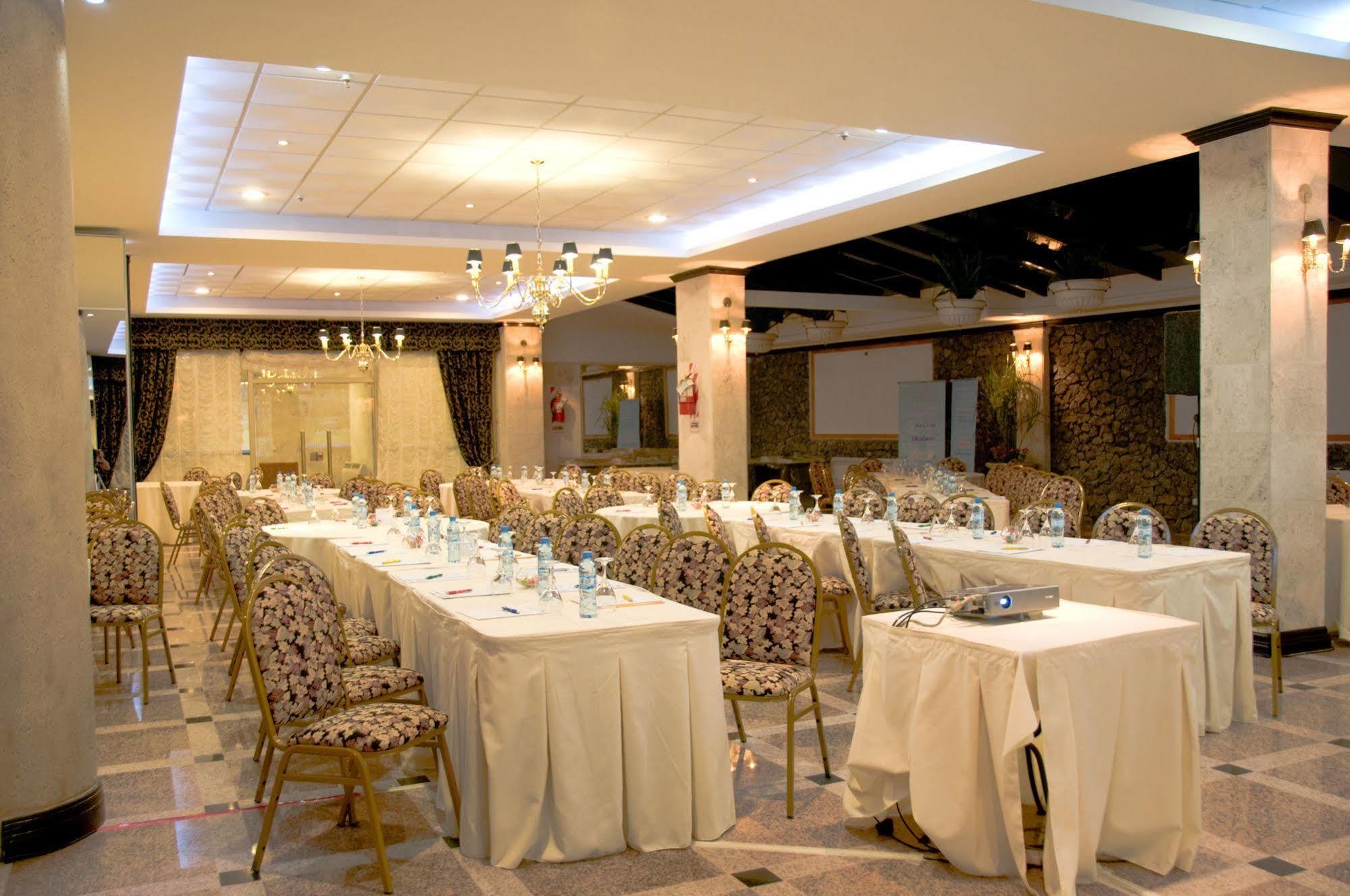 Готель Ramada By Wyndham Buenos Aires Вісенте-Лопес Екстер'єр фото
